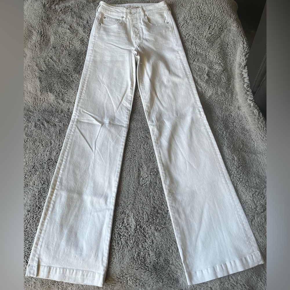 American Eagle High Waisted Super Stretch Wide Leg White Jeans Size 4 Extra Long